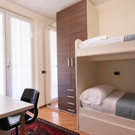 - In 5 Minutes From Lecco Center Апартаменты